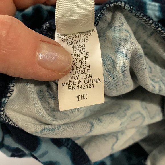 LuLaRoe-4 pairs T/C-Tall and Curvy woman’s leggings. - Picture 6 of 7